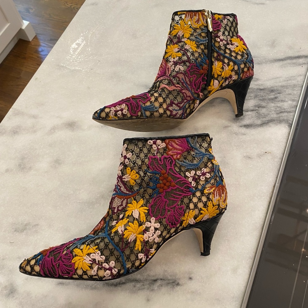 Sam Edelman Embroidered Booties size 9